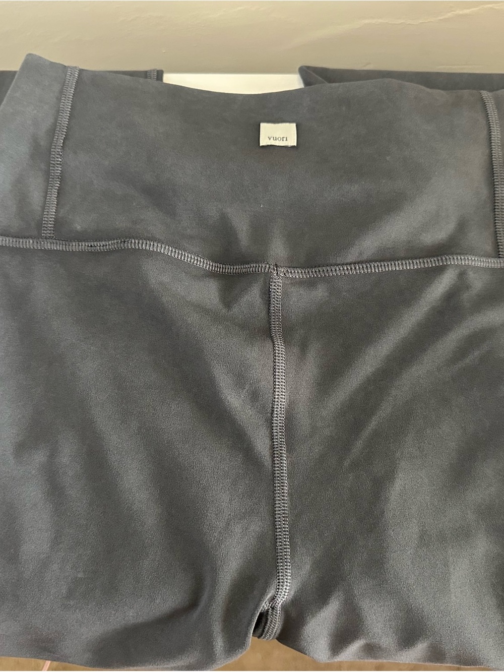 Vuori Women’s gray leggings size medium